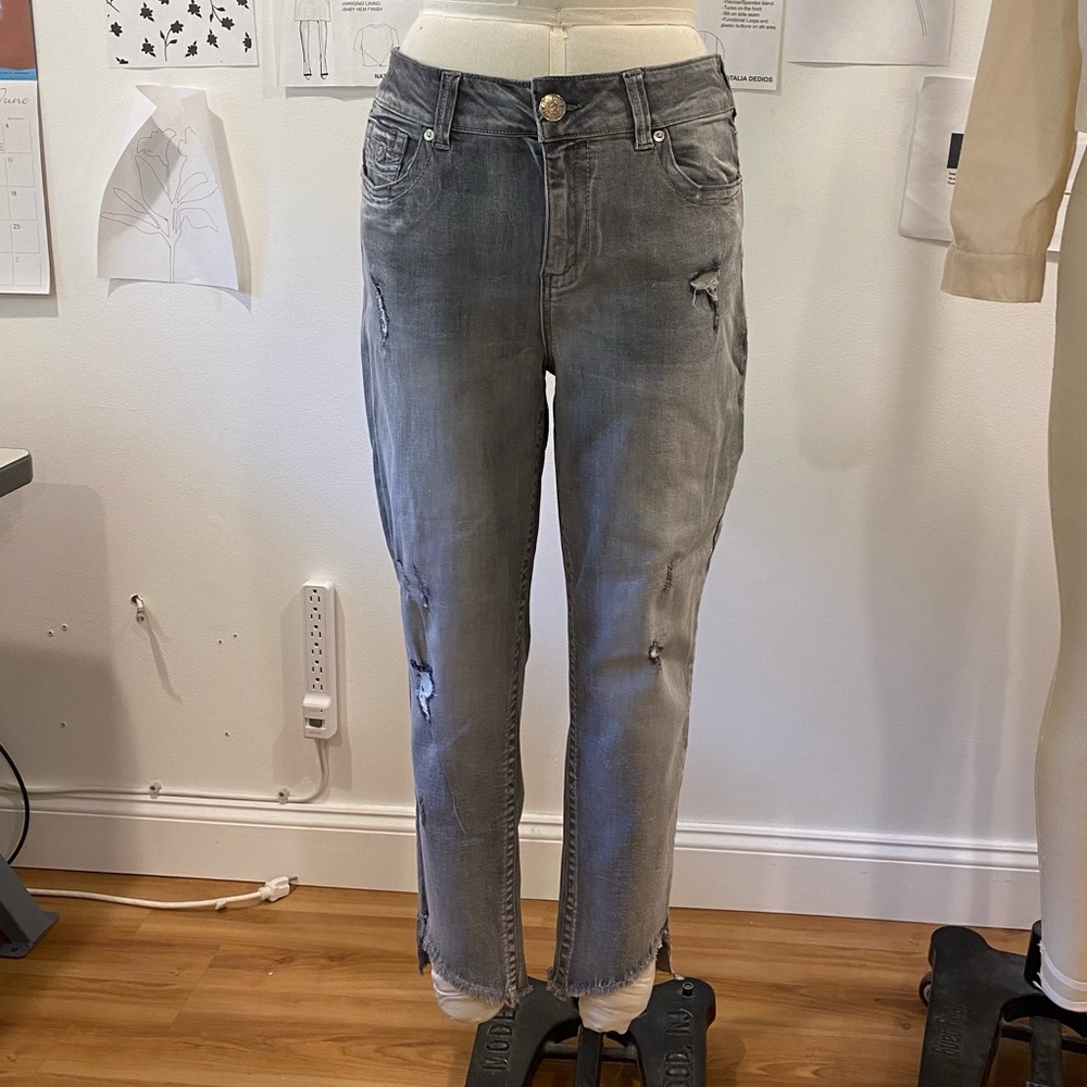 Grey / Faded Black ankle skinny jeans with stretch / ripped jeans